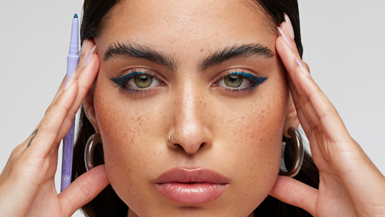 Model wearing Soulgazer Eyeliner